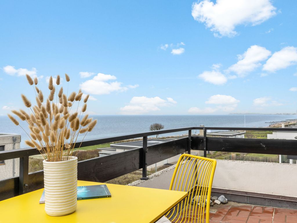 Sonnendeck mit Meerblick in Staberdorf