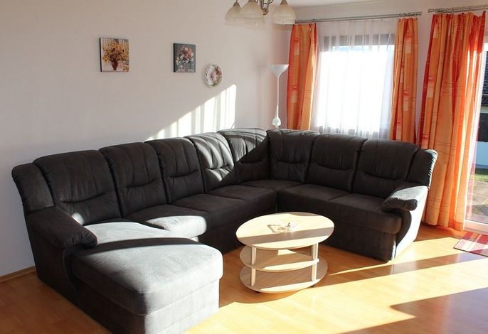 Ferienhaus Nr. 74, Kategorie Komfort L m. Sauna, behindertenfreundlich, Feriendorf Hochbergle, Allgäu – Foto 2