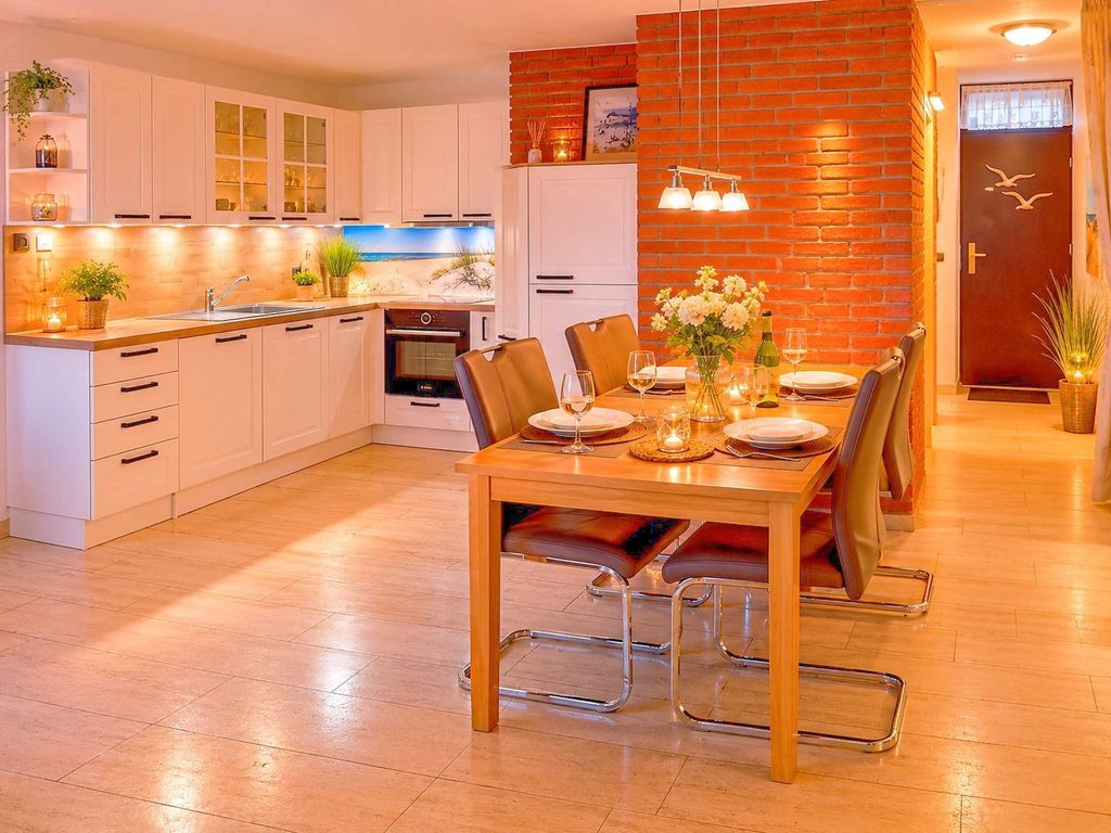 Albatros Komfort-Sterne-Appartment 025 mit WLAN, Balkon + Tiefgarage  in Tossens, Nordsee, ggü. Center Parcs