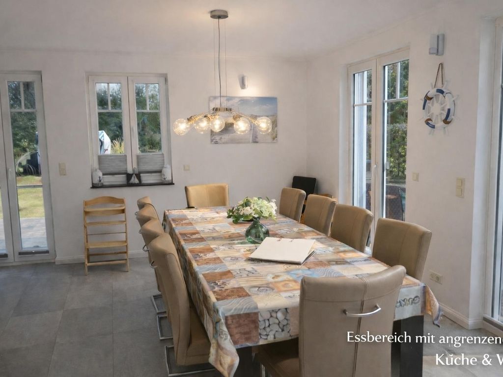 Villa Mara - für 12 Gäste, Sauna, 1 Wirlwanne, 2 Duschen,  Kamin, 5 SZ, 3 WC, Highspeed Internet, abgezeuntes Grundstück