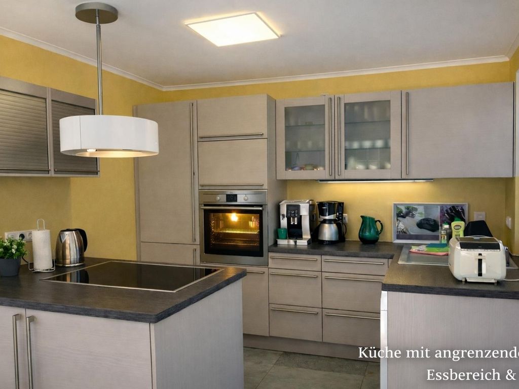 Villa Mara - für 12 Gäste, Sauna, 1 Wirlwanne, 2 Duschen,  Kamin, 5 SZ, 3 WC, Highspeed Internet, abgezeuntes Grundstück
