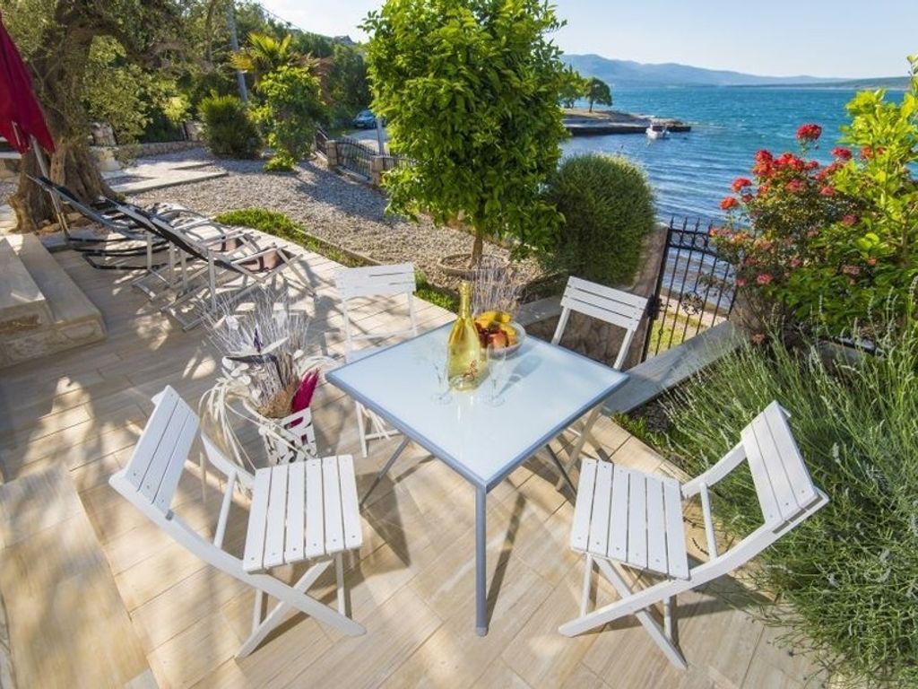 0.EG.SPLIT / Finca