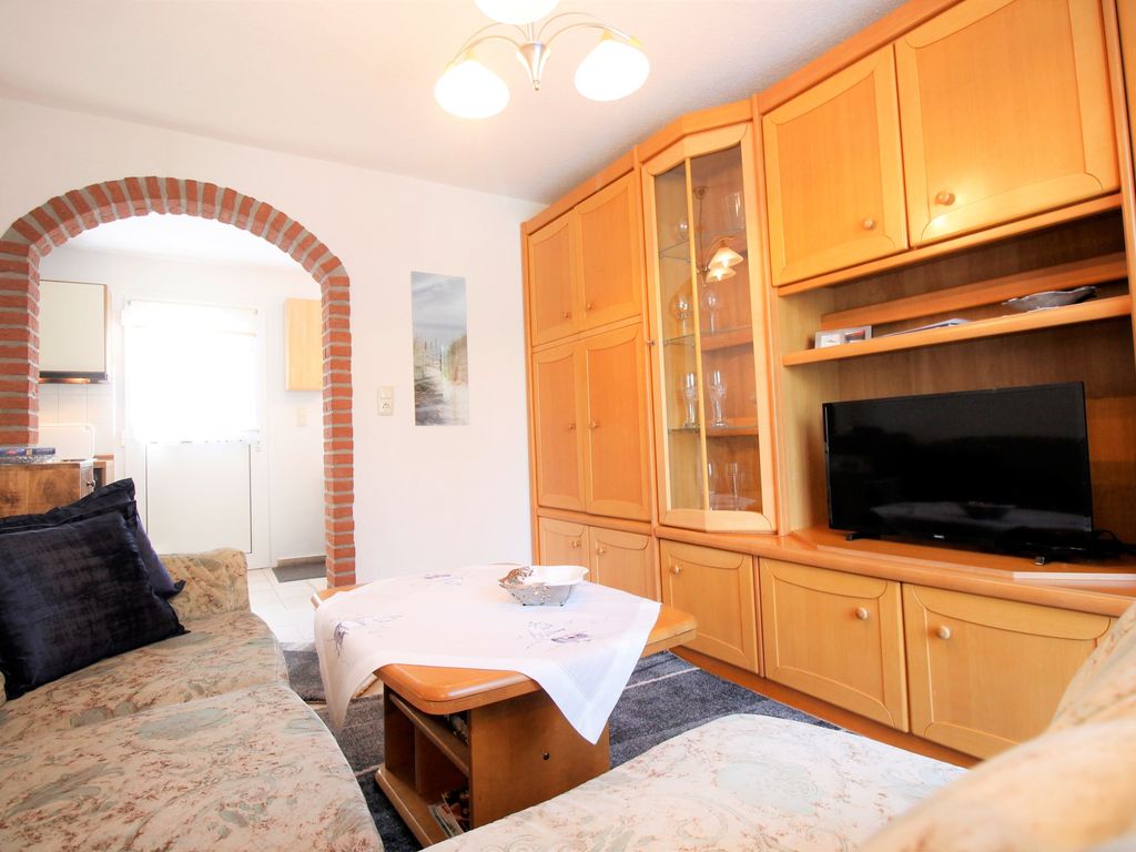 Haus am Kojenteich - Whg. 2 - Klosterdorf Cismar - gepflegte Wohnung auf idyllischem Seegrundstück