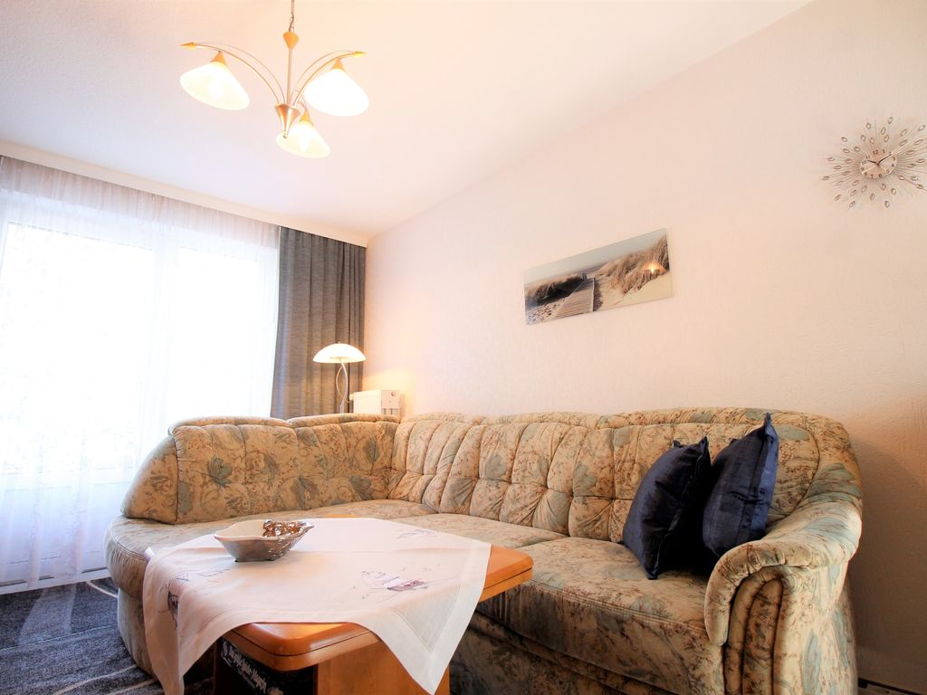 Haus am Kojenteich - Whg. 2 - Klosterdorf Cismar - gepflegte Wohnung auf idyllischem Seegrundstück
