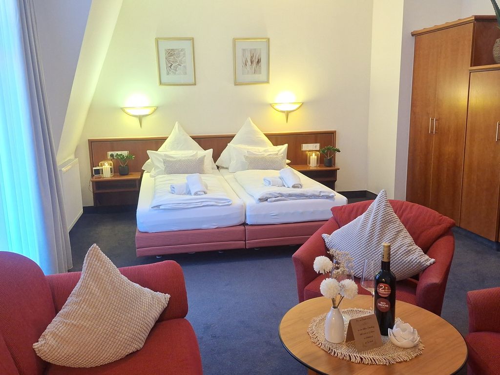 1 Raum Apartment großer Balkon