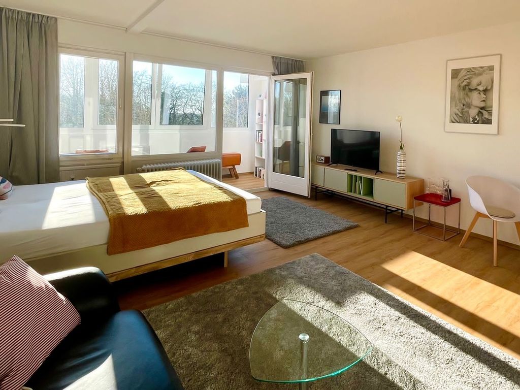 Petersen, Dirk und Jolanta: App. (Nr. 353) im "Haus Schleswig"