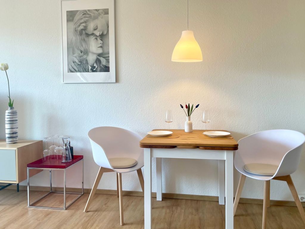 Petersen, Dirk und Jolanta: App. (Nr. 353) im "Haus Schleswig"