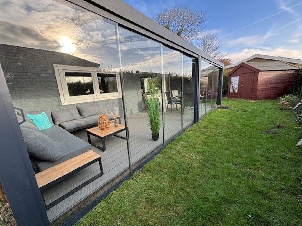 Strandnahes  Ferienhaus NR. 2 mit Wintergarten grosser uneinsehbarer Garten
