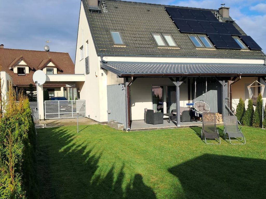 Ferienhaus Lilja mit Garten, Kamin und Pool