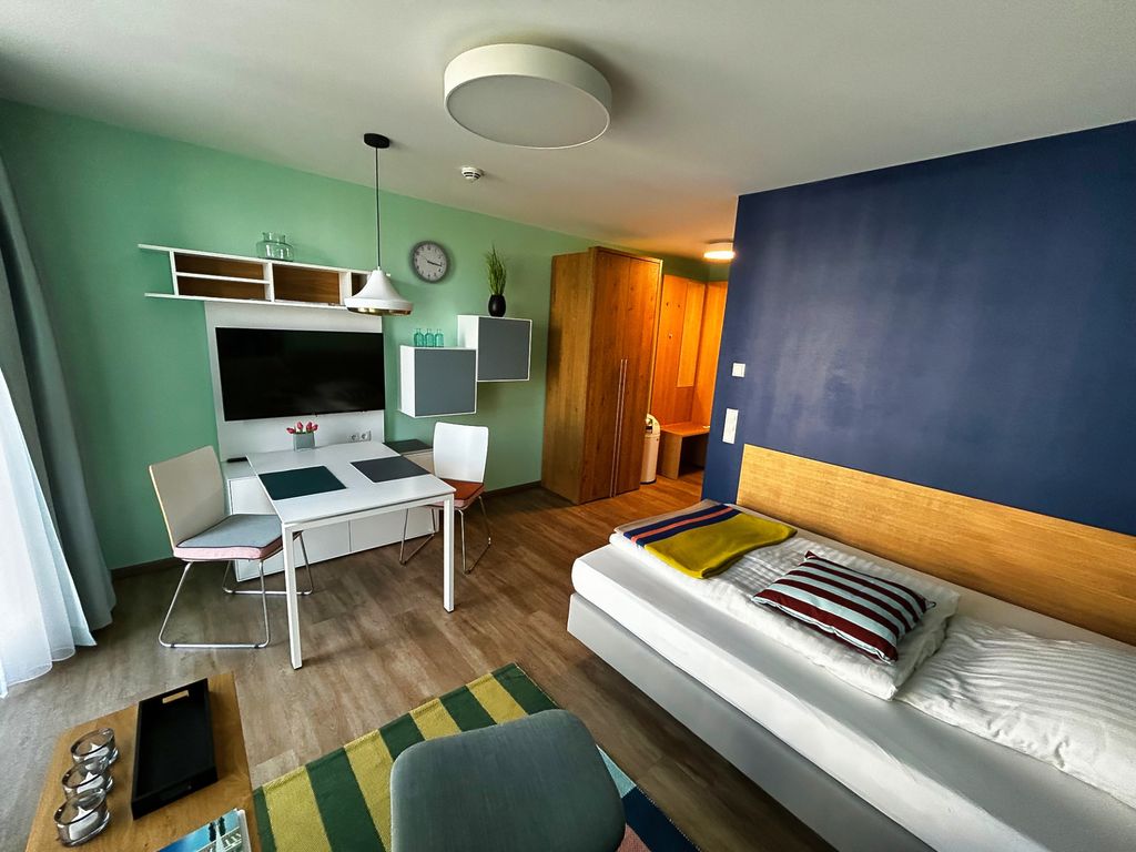 NINO-Boardinghouse 12 - ruth's apartment