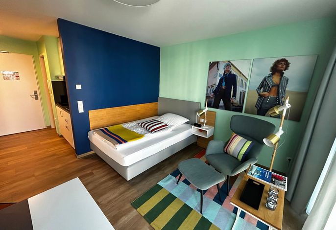 NINO-Boardinghouse 12 - ruth's apartment