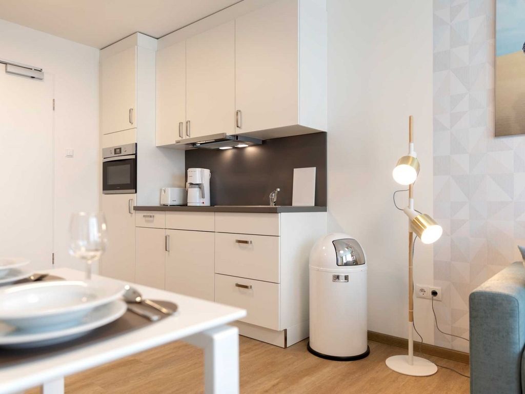 NINO-Boardinghouse 4 - ruth's apartment