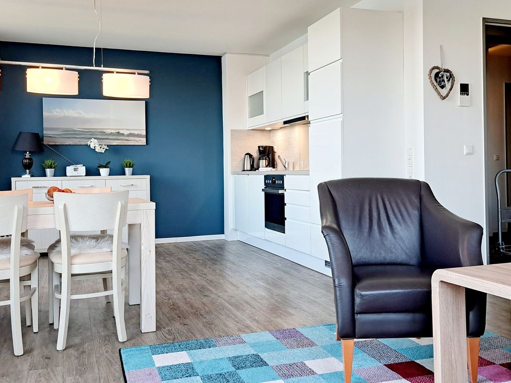 Apartment 40 "Backbord",, Blickrichtung  Binnenhafen Nord-West/Offenes Meer/Innenstadt