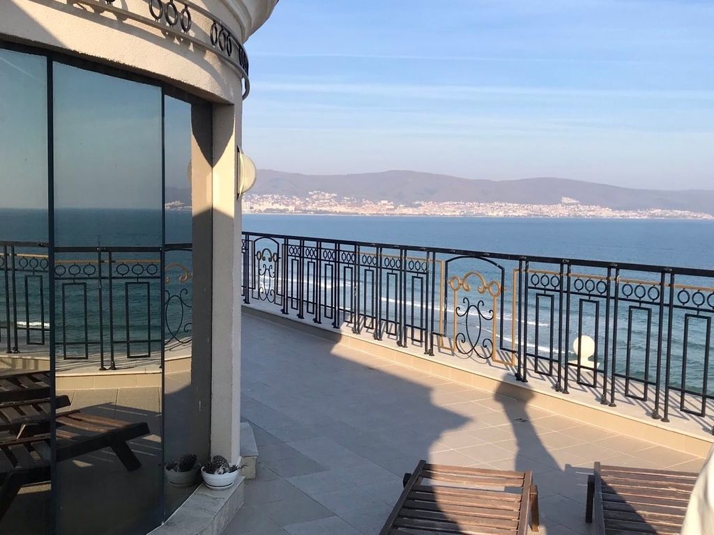 Penthouse Happy  Moments
