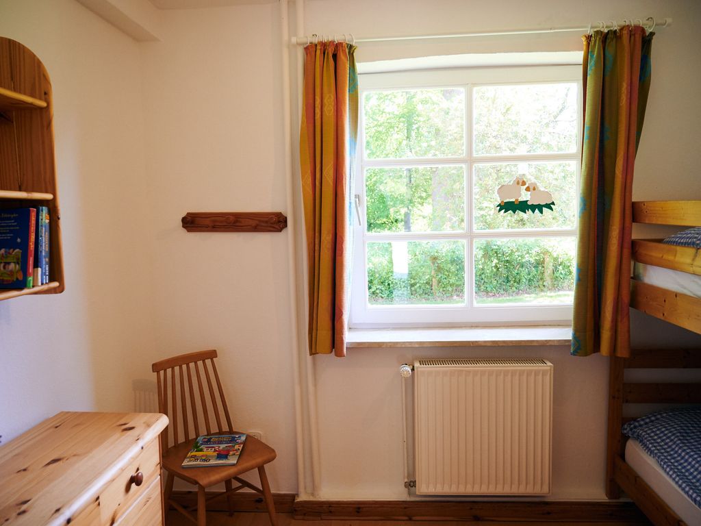 Süße Wohnung direkt am Wald (rotes Haus EG)