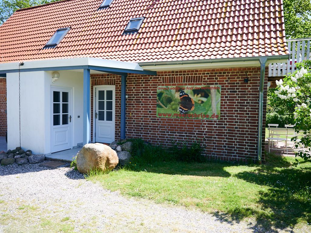 Nach Art eines Reihenhauses, direkt am Wald (rotes Haus Reihenhaus)