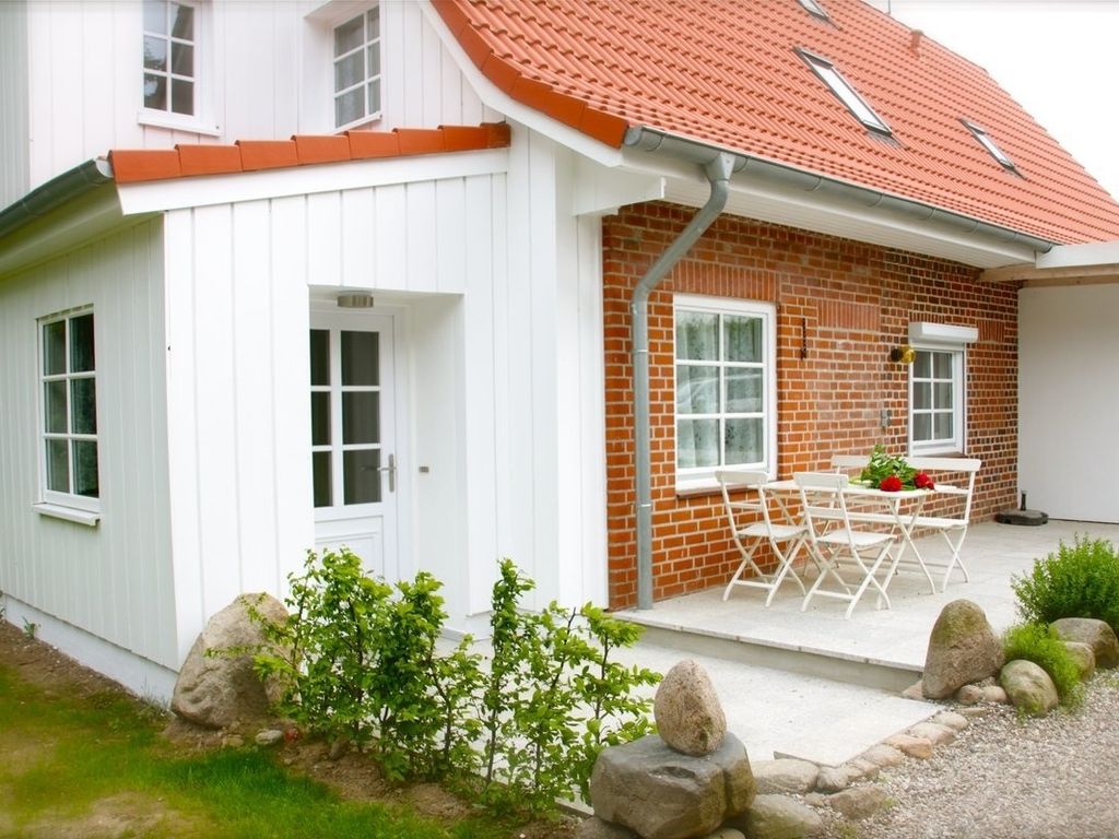 Nach Art eines Reihenhauses, direkt am Wald (rotes Haus Reihenhaus)