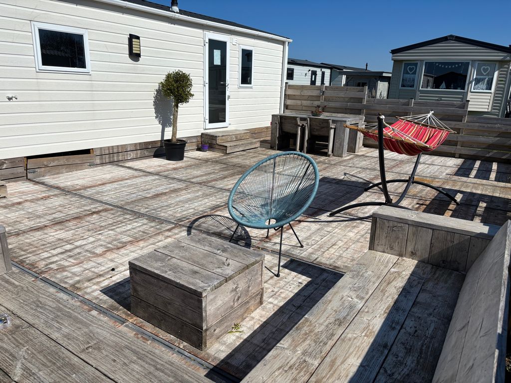 Neues Ferienhaus Chalet Nr.73 zweite Reihe direkt am  Wattenmeer, komplett eingezäunt