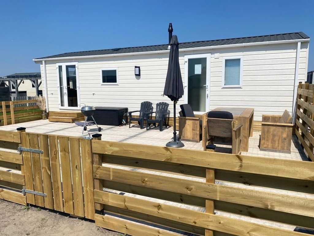 Neues Ferienhaus Chalet Nr.73 zweite Reihe direkt am  Wattenmeer, komplett eingezäunt