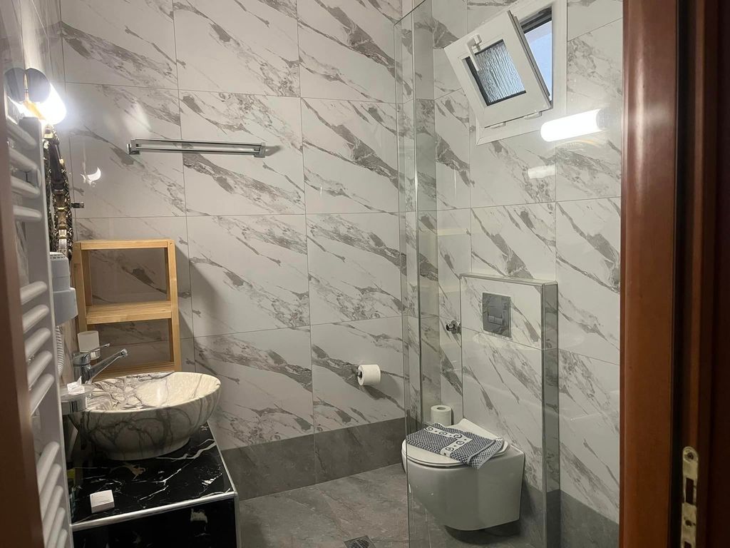 Villa Askamnia and Suites- Familiensuite mit Balkon
