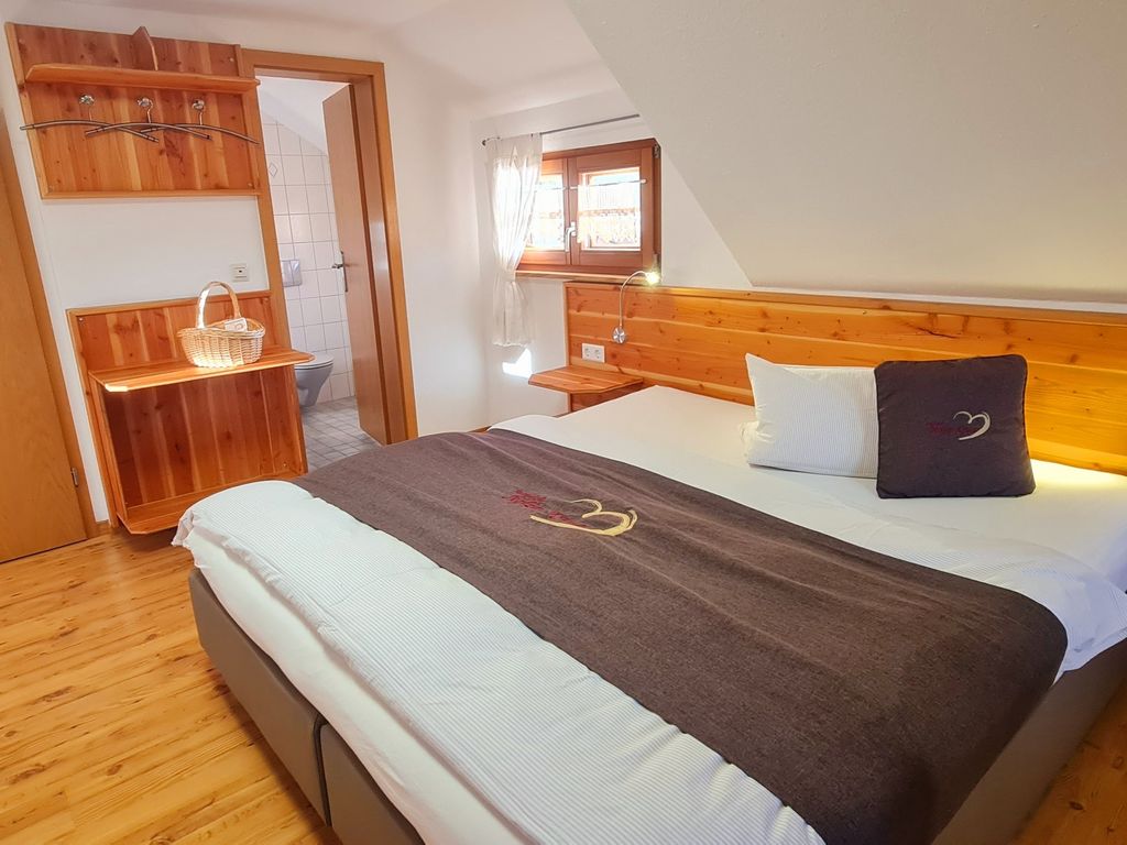 Gästehaus Holzer Kreuz- Gästezimmer Margerite für 2 Personen inkl. Landfrühstück