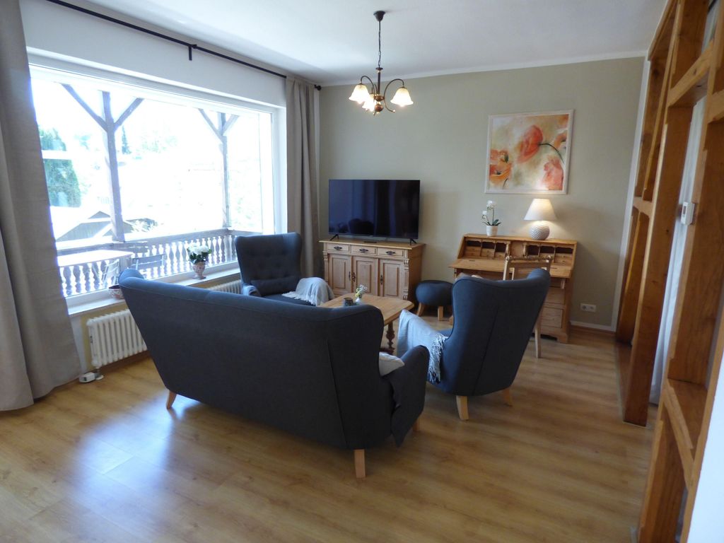 Große Ferienwohnung Wa2 -100qm - im Erdgeschoss der Villa Walhall in einem parkähnlichen Garten