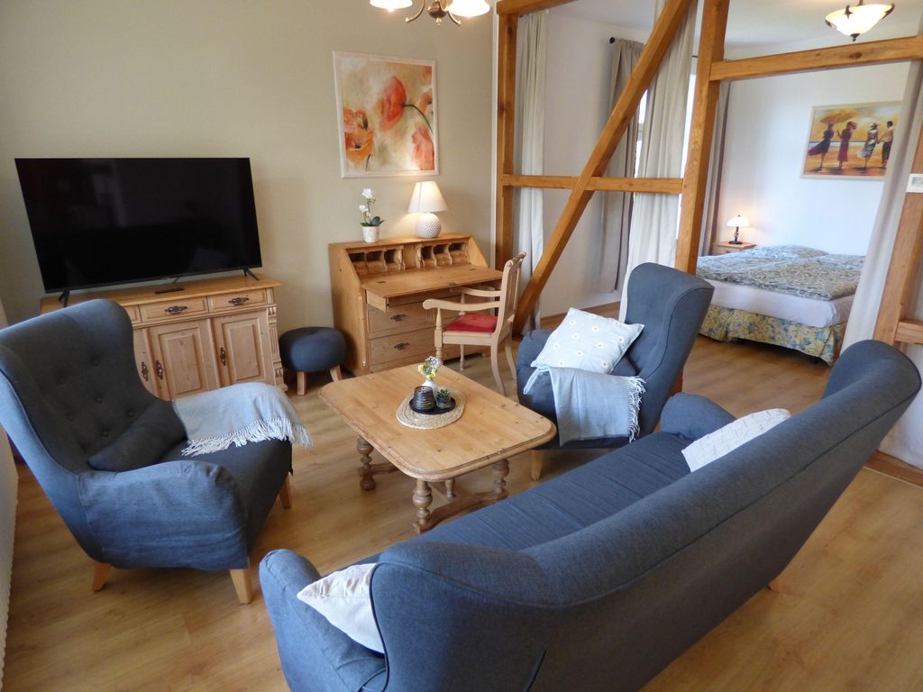 Große Ferienwohnung Wa2 -100qm - im Erdgeschoss der Villa Walhall in einem parkähnlichen Garten