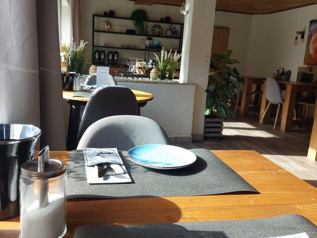 Haus Moselliebe - Charmantes Frühstücks Zimmer mit Balkon und Blick auf die Mosel. Raucherfreihaus