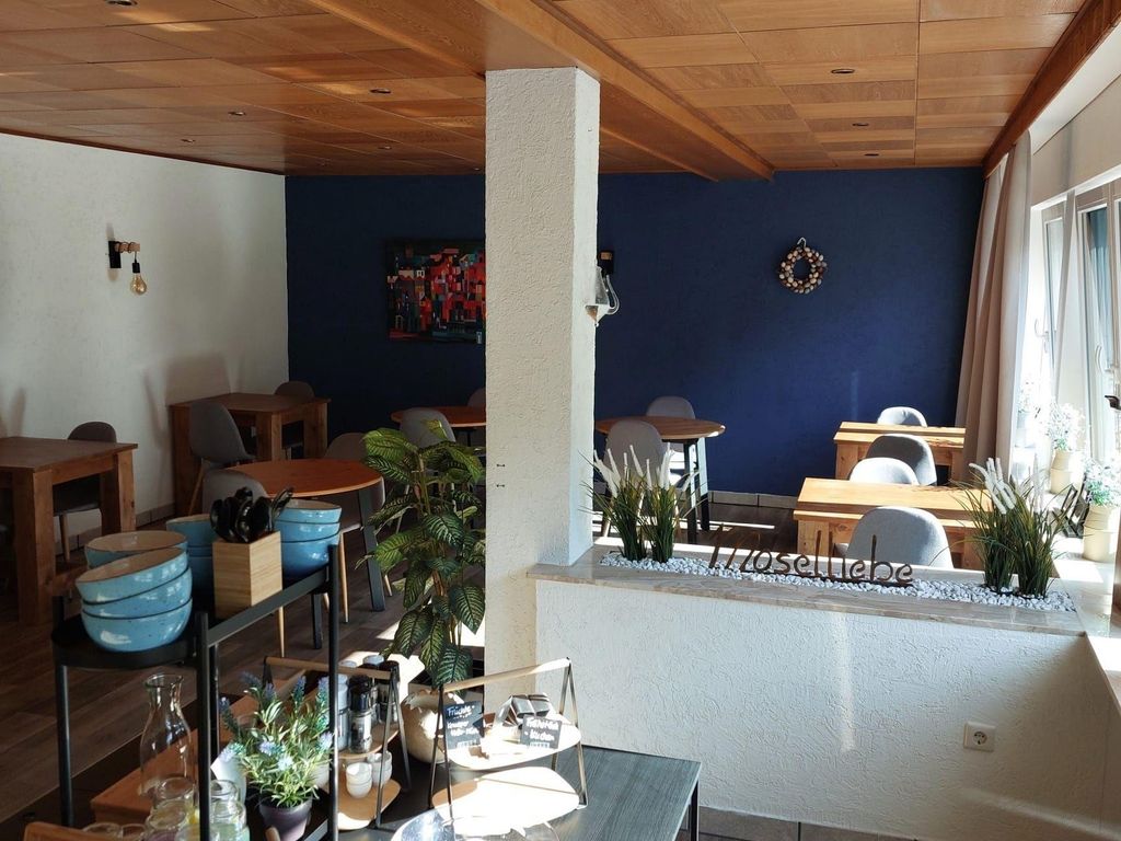 Haus Moselliebe - Charmantes Frühstücks Zimmer mit Balkon und Blick auf die Mosel. Raucherfreihaus