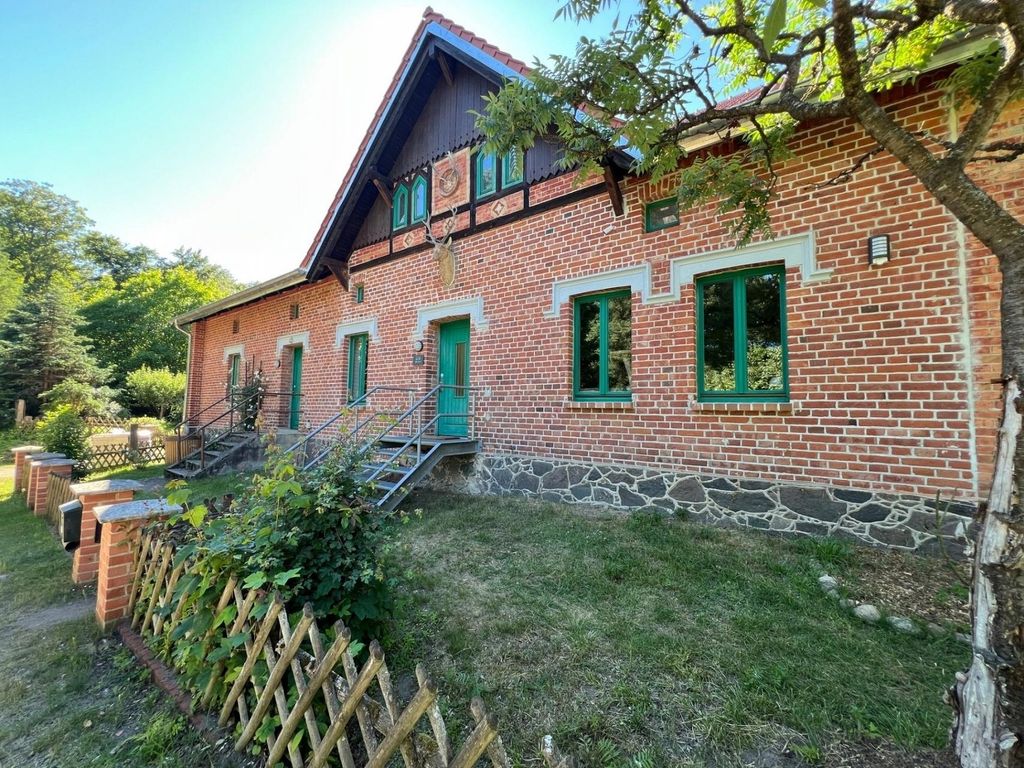 Ruhige FeWo in der Försterei Kalkhorst - Komfort & historisches Ambiente