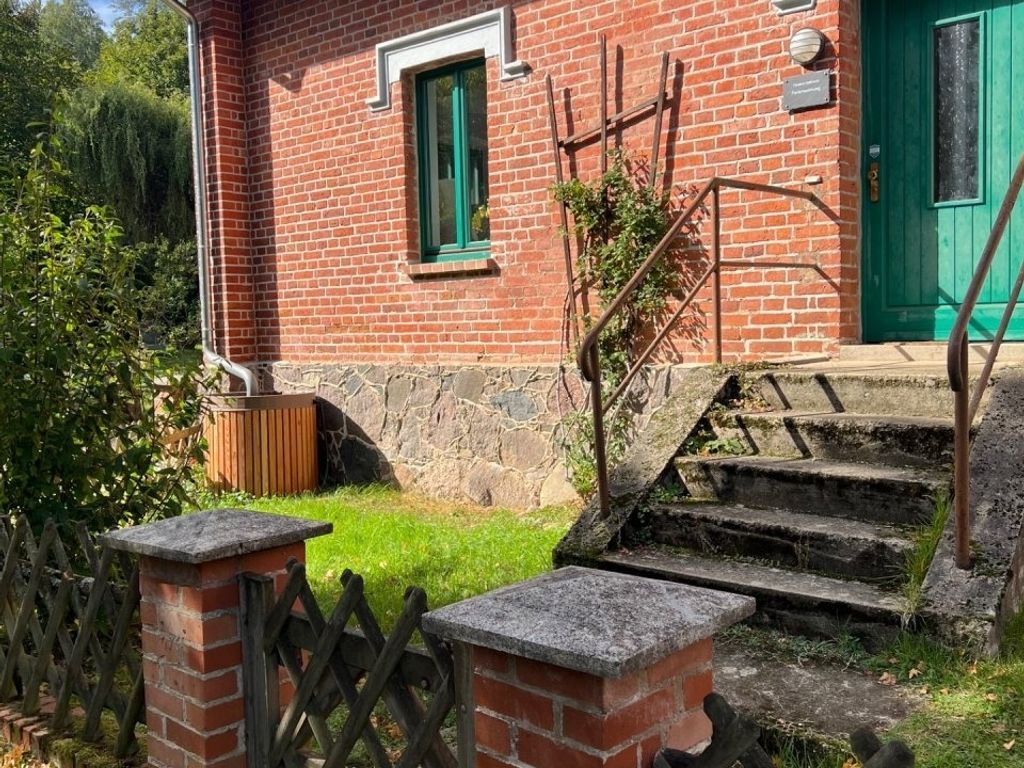 Ruhige FeWo in der Försterei Kalkhorst - Komfort & historisches Ambiente