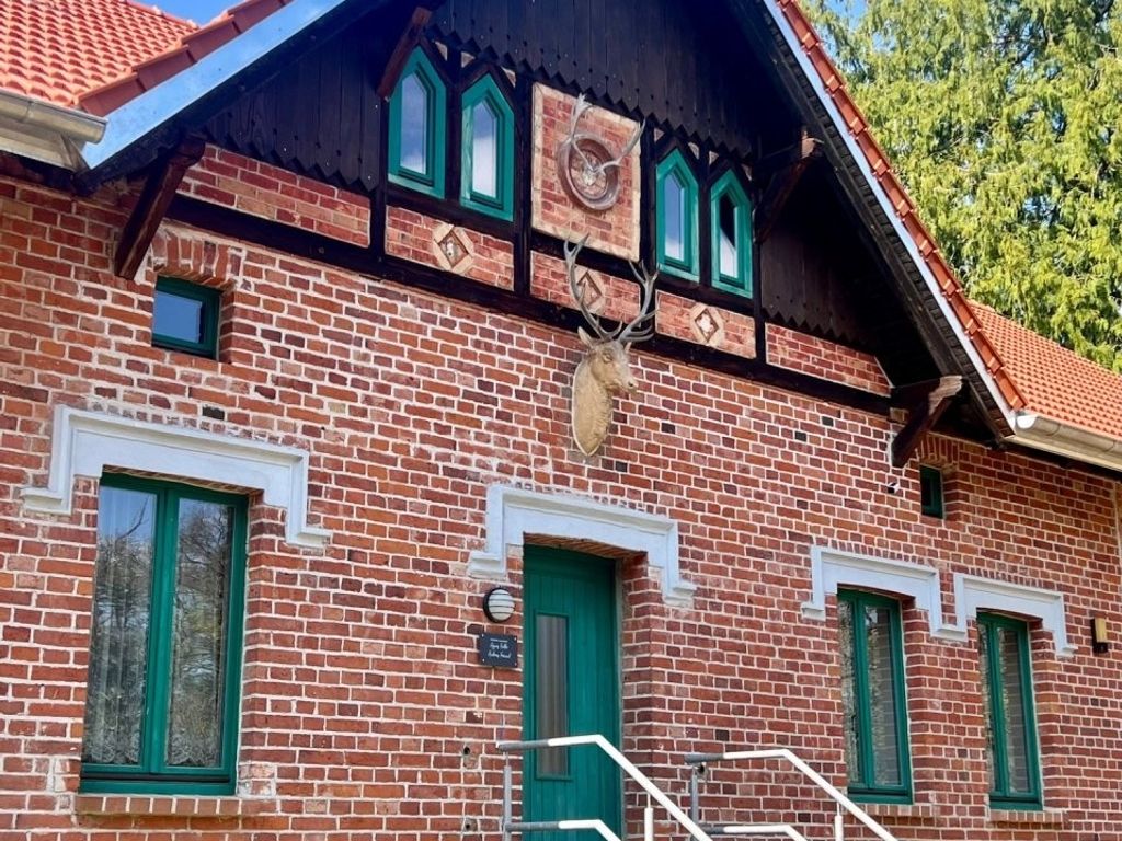 Ruhige FeWo in der Försterei Kalkhorst - Komfort & historisches Ambiente