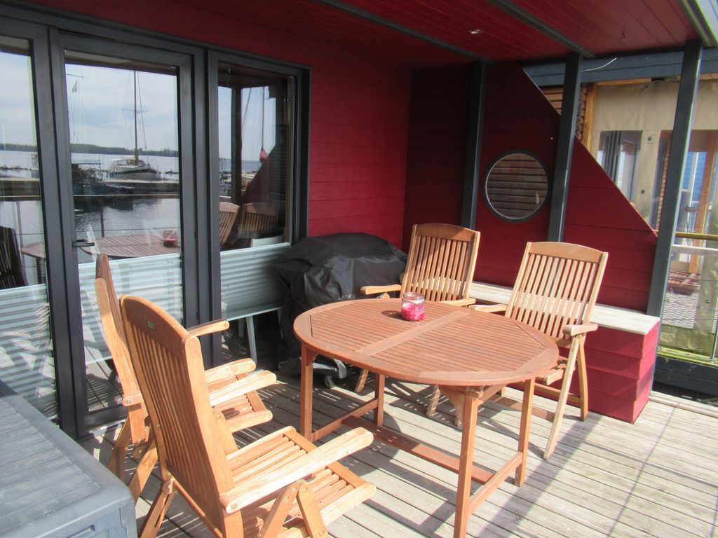 Hausboot Kaddi`s Sunflower - Huus & Meer Burgstaaken