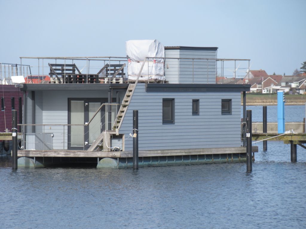 Hausboot Kaddi`s Sunshine - Huus & Meer Burgtiefe