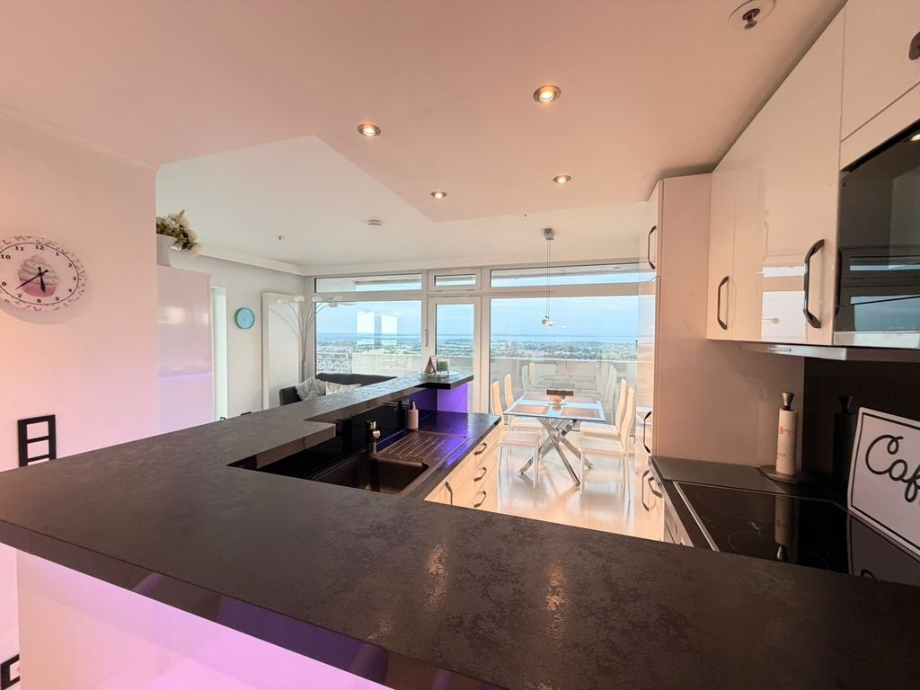 Panoramablick und Meer: 2-Zimmer-Ecksuite