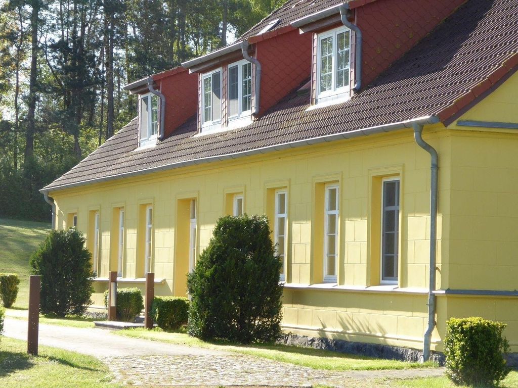 Gut Rattelvitz Parterre A, hochwertig, Sauna, Kamin, eTankstelle, Spielscheune, 15.000qm Parkland