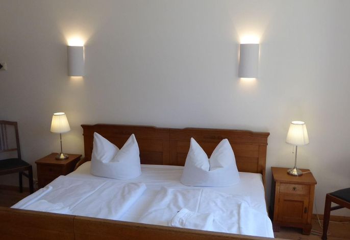 Gut Rattelvitz Parterre C, hochwertig, Sauna, Kamin, eTankstelle, Spielscheune, 15.000qm Parkland – Foto 1