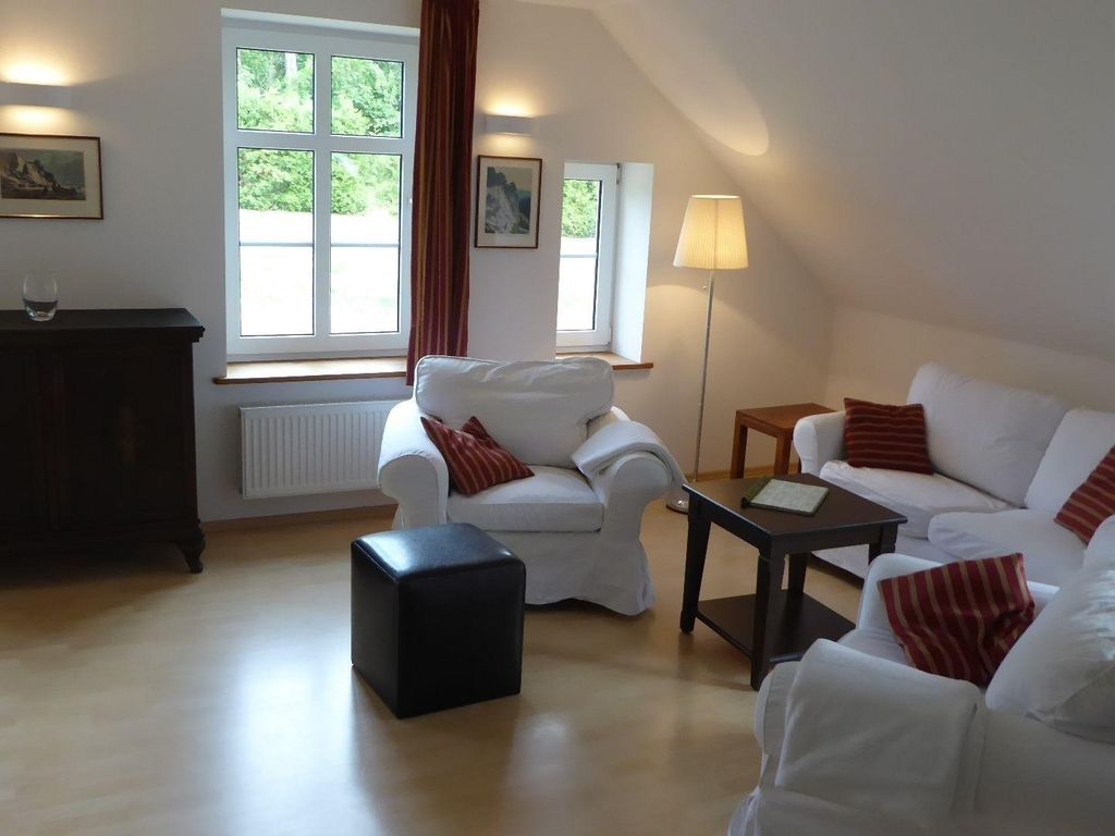 Gut Rattelvitz Galerie D, hochwertig, Sauna, Kamin, eTankstelle, Spielscheune, 15.000qm Parkland
