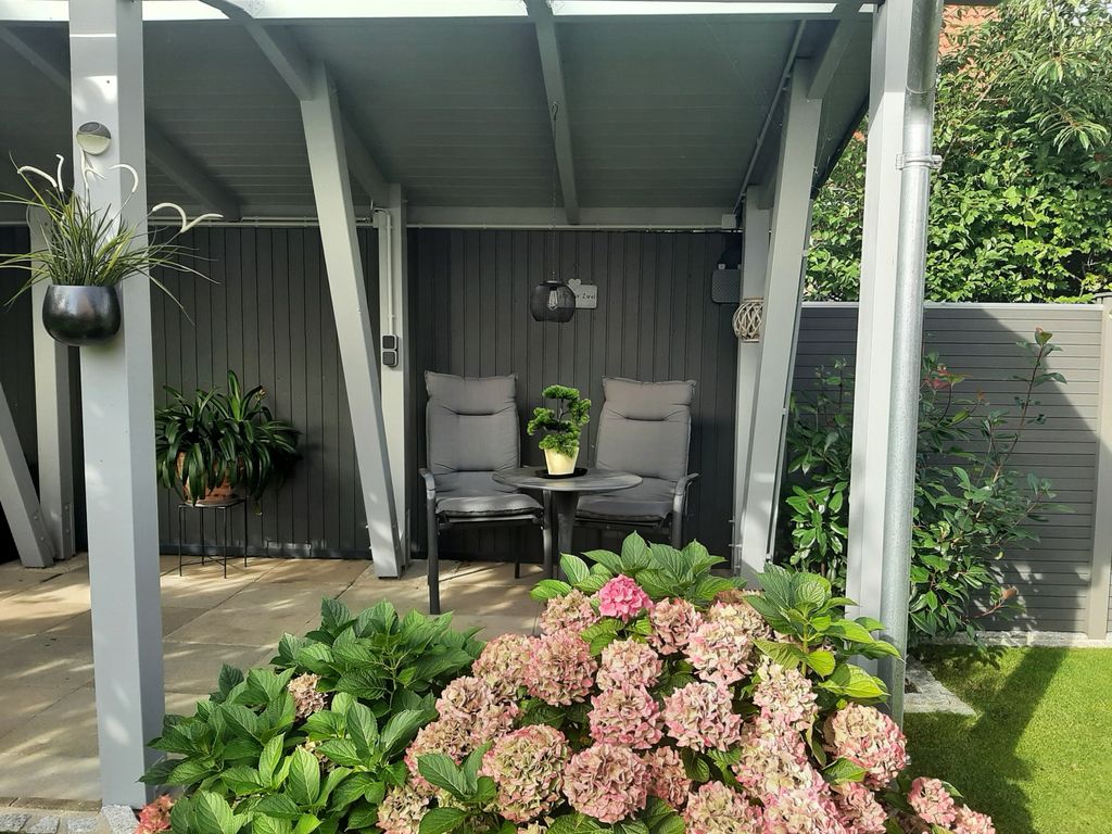 FEWO mit Terrasse und Garten