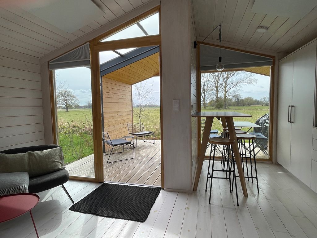 (203) Modernes Tiny House an der Elbe mit Blick ins Grüne