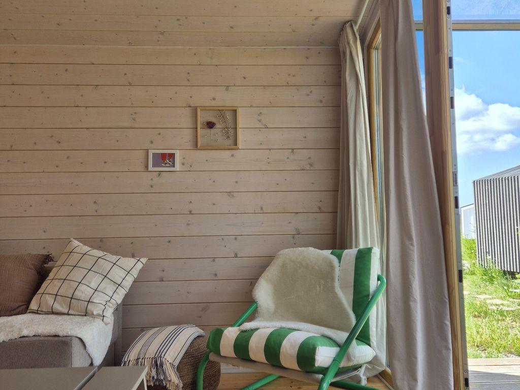 (402) Helles Tiny House im Grünen