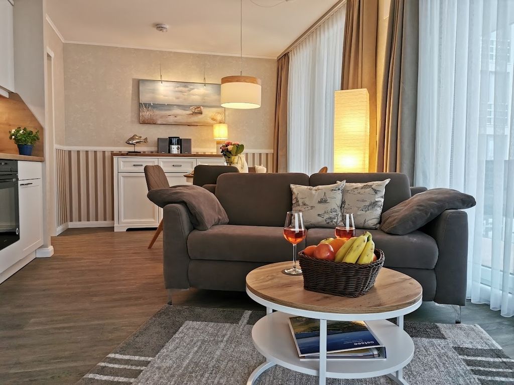 Apartment 2  - "Am Leuchtfeuer 2" - Blickrichtung Yacht-, Binnenhafen und offene See