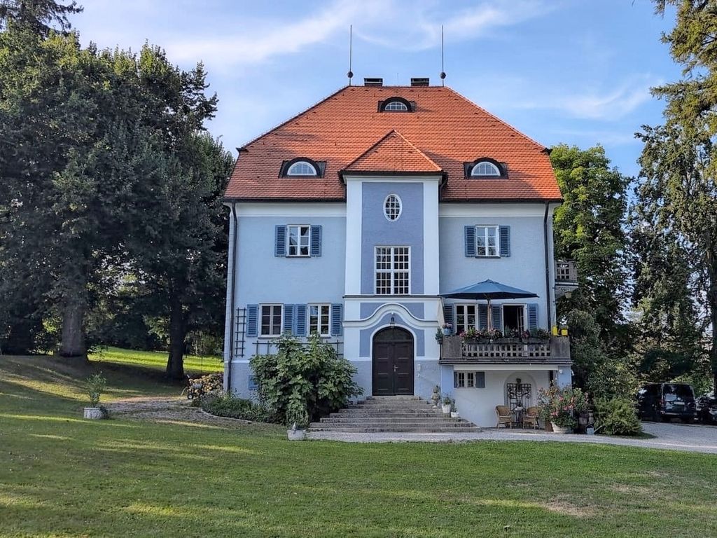 Ferienwohnung Villa Victoria mit grandiosem Seeblick und Gartennutzung in Jugendstil Villa