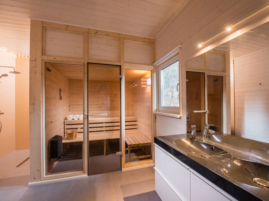 4 Personen mit Sauna (F2H2)