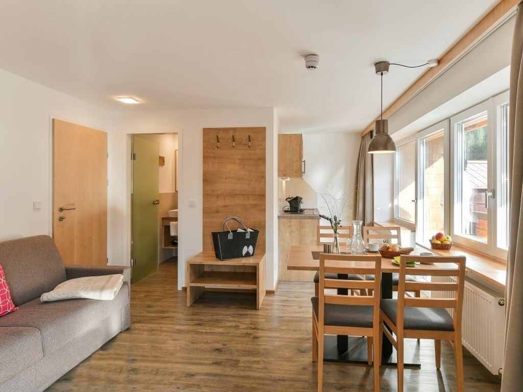 Apartment mit Balkon