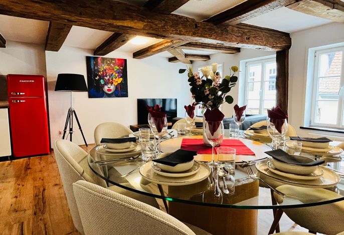 AyCatcherHomes - Luna | Old Town | 3BR | 7 Guests