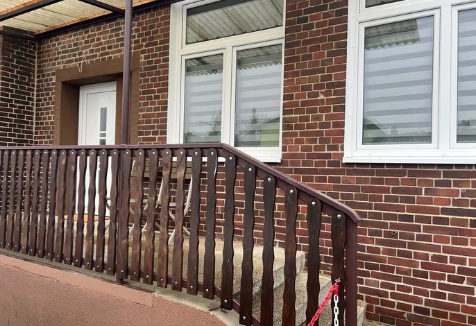 Grosse Möblierte Wohnung  Zu Vermieten inkl. Parkplatz , Garten