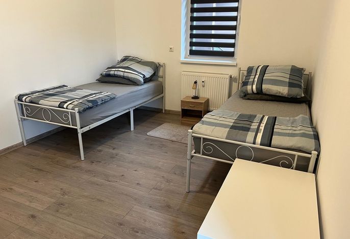 Grosse Möblierte Wohnung  Zu Vermieten inkl. Parkplatz , Garten