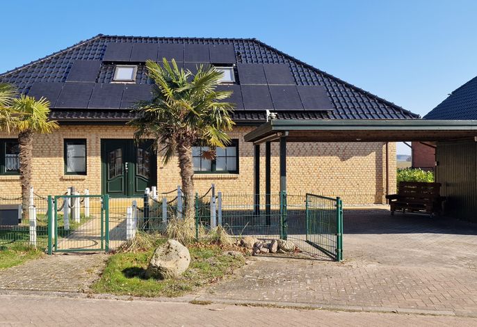 Großes Ferienhaus in traumhafter Lage mit Seeblick. Erholung garantiert. – Foto 1