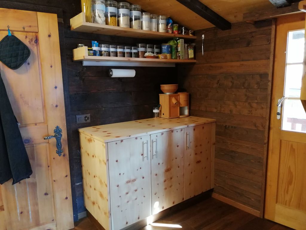 Heimelige Wohnung in einem Walliser Haus